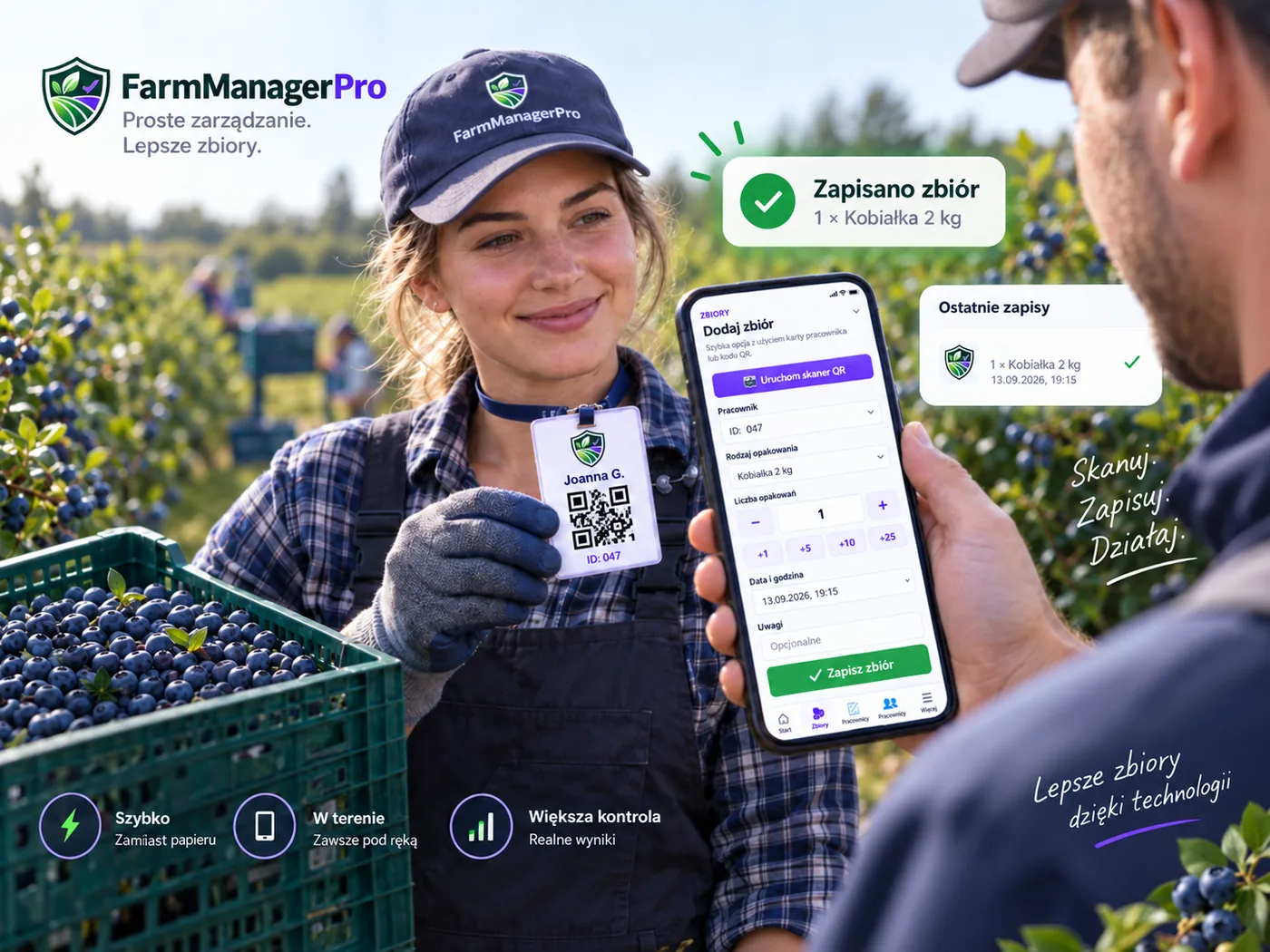 Pracownica na plantacji borówki pokazuje identyfikator QR podczas cyfrowej ewidencji zbioru w FarmManagerPro